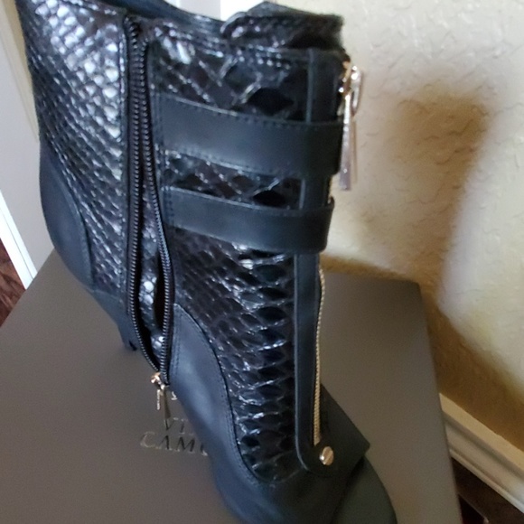 Heels - Picture 2 of 2